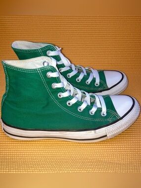 Green High-Top Converse All Star Canvas Sneakers for Women size 9